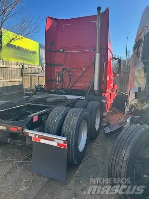 Volvo VNL64T670 Tegljači