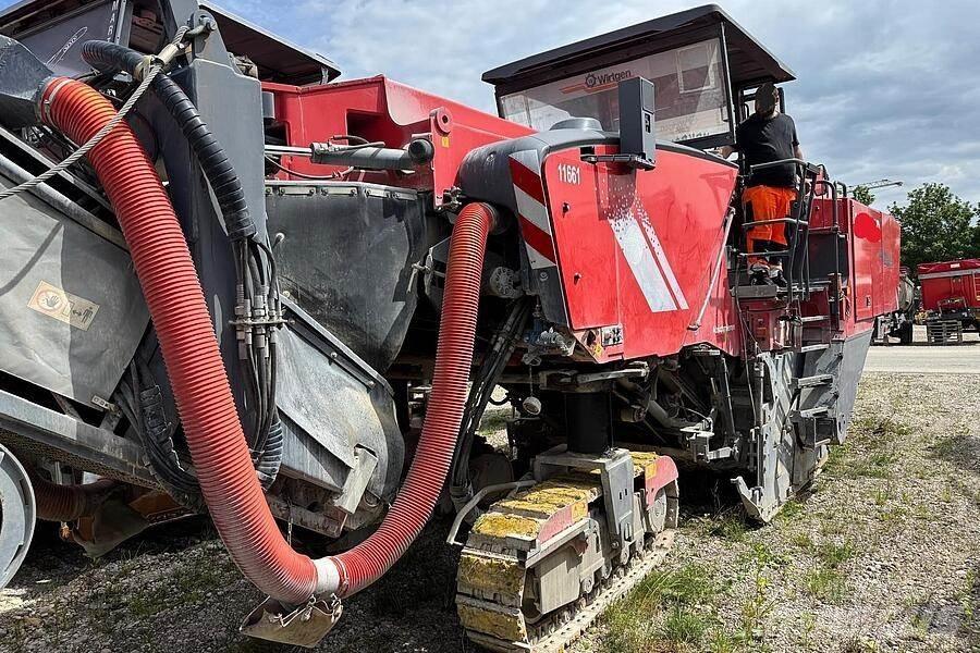 Wirtgen W 250 Freze za asfalt