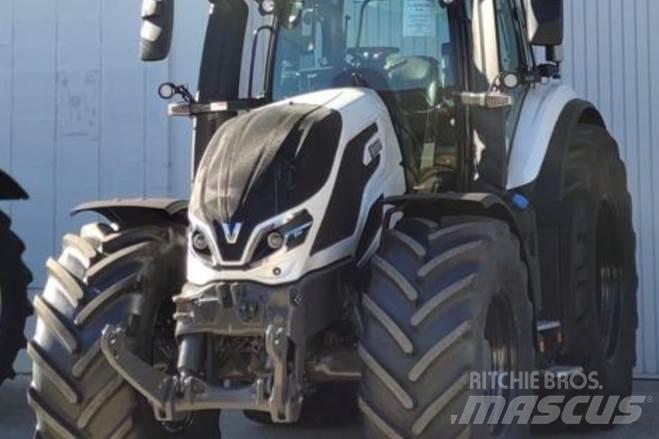 Valtra Q305 Traktori