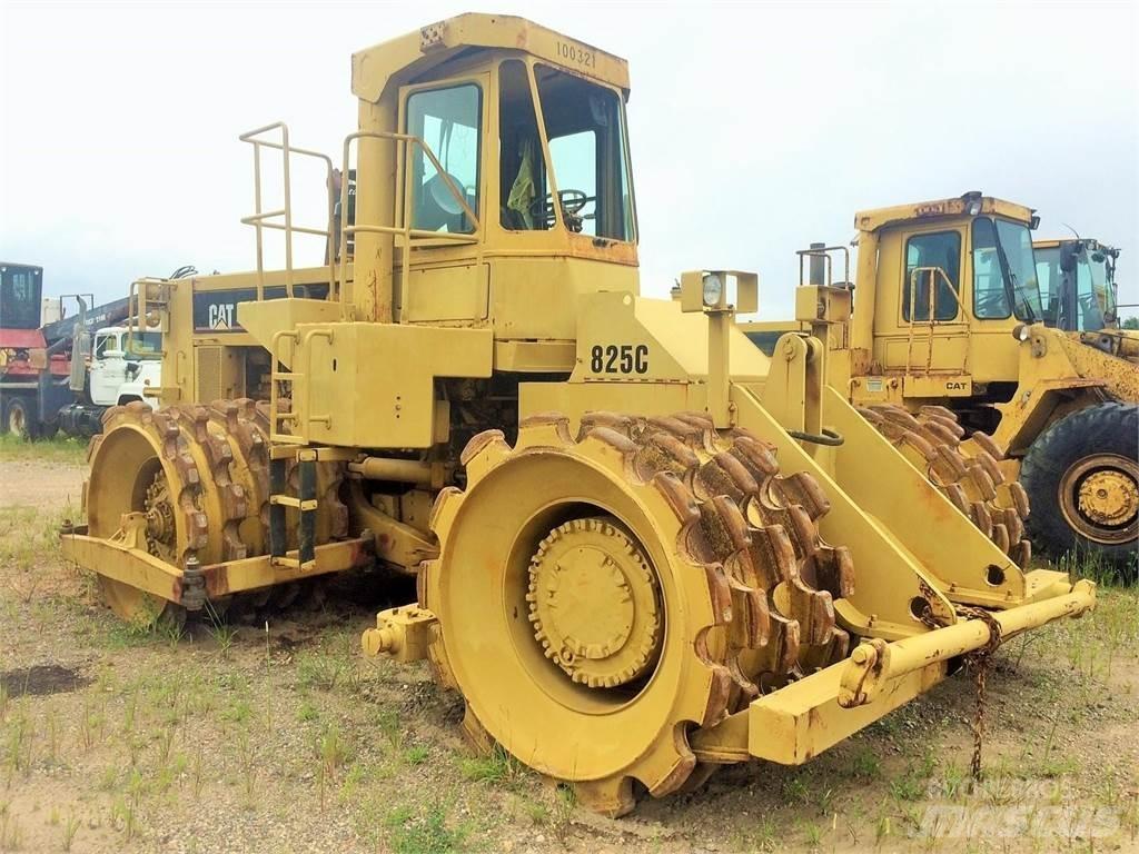 CAT 825C Nabijači zemlje