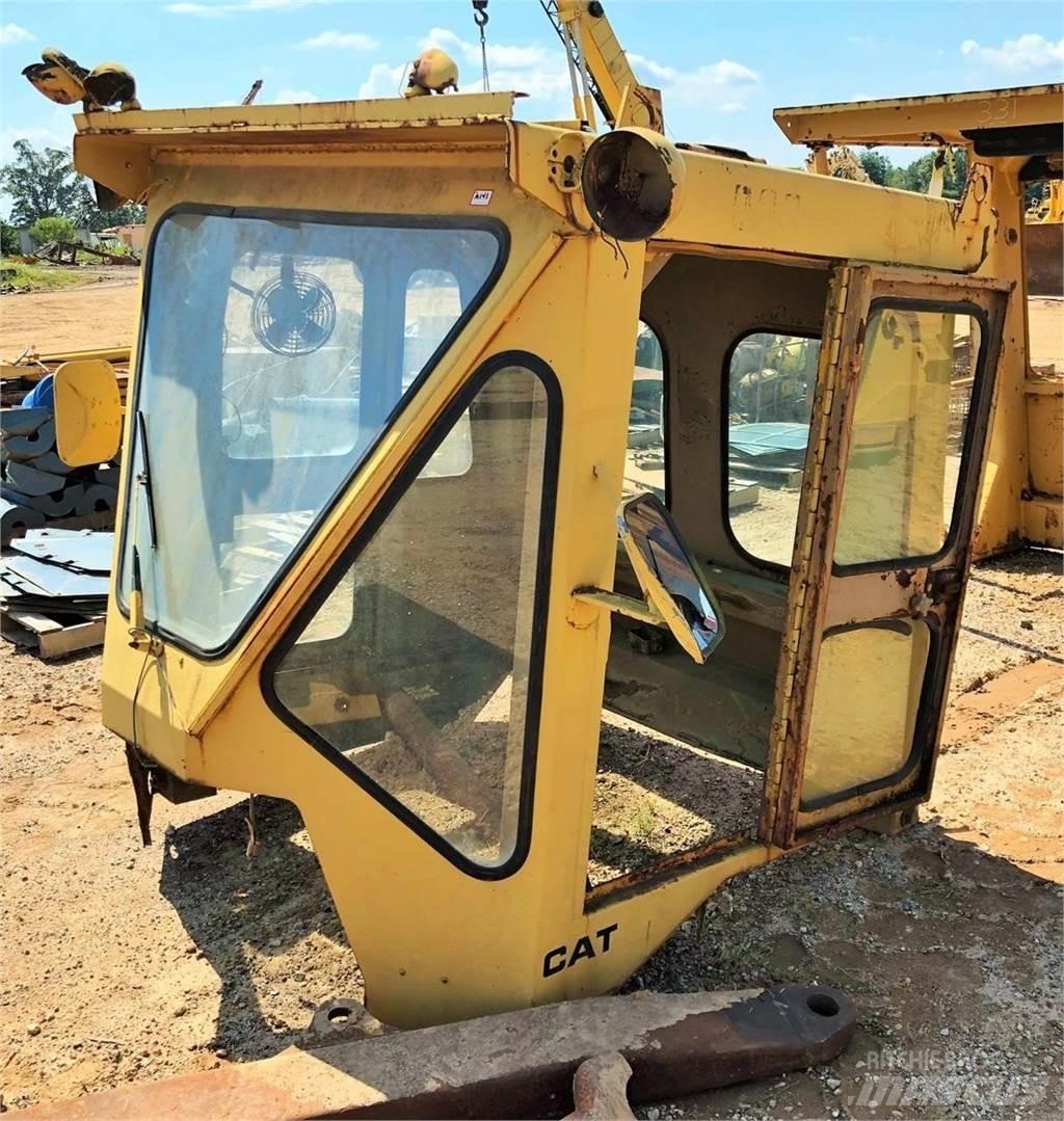 CAT 980C Kabine i unutrašnjost