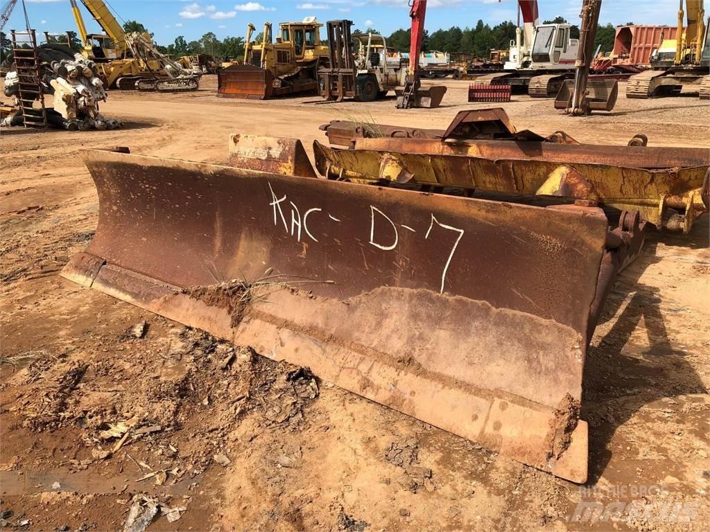 CAT D7 Daske / noževi