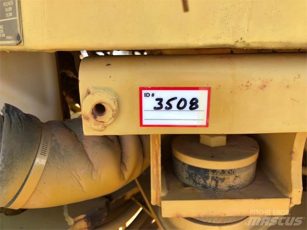 CAT IT18B Utovarivači na točkove