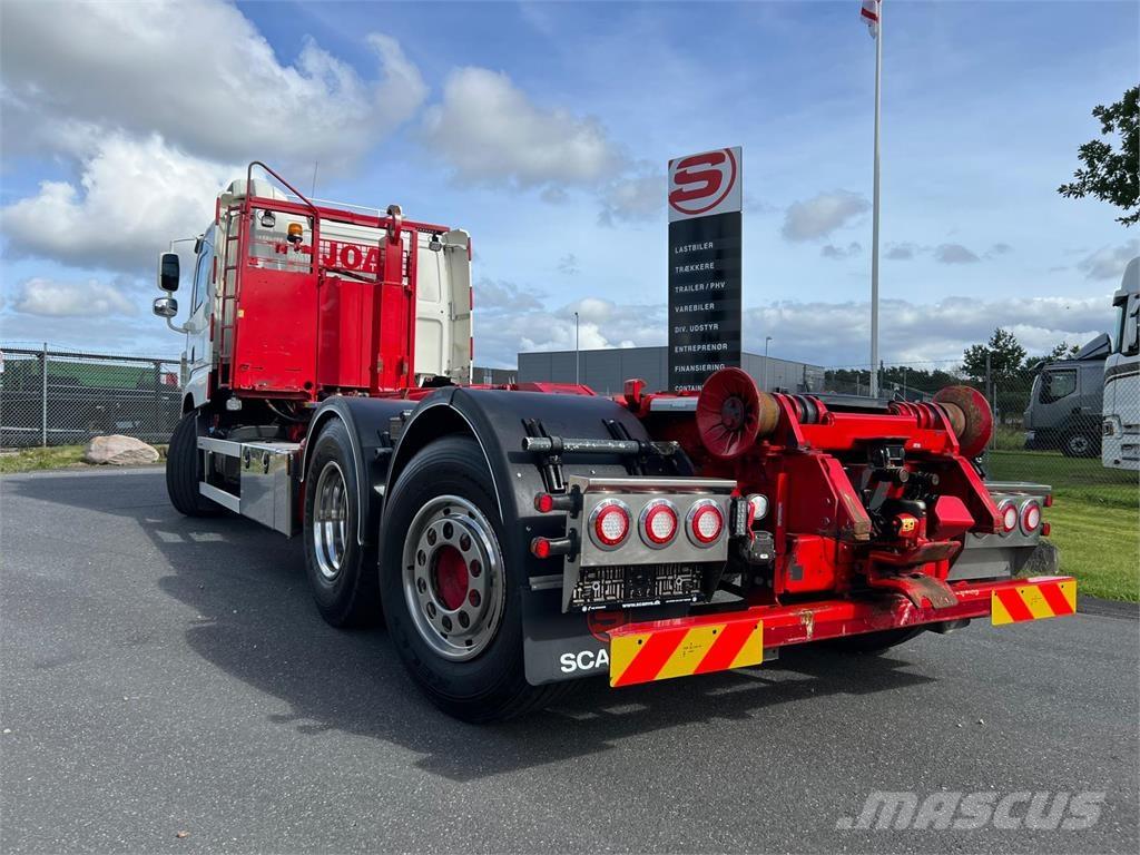 DAF CF 530 6x2*4 FAN Rol kiper kamioni sa kukom za podizanje tereta