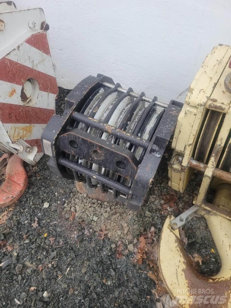 Liebherr  Delovi i oprema za kran