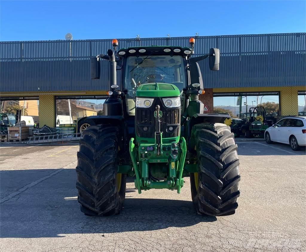 John Deere 6250 R Traktori