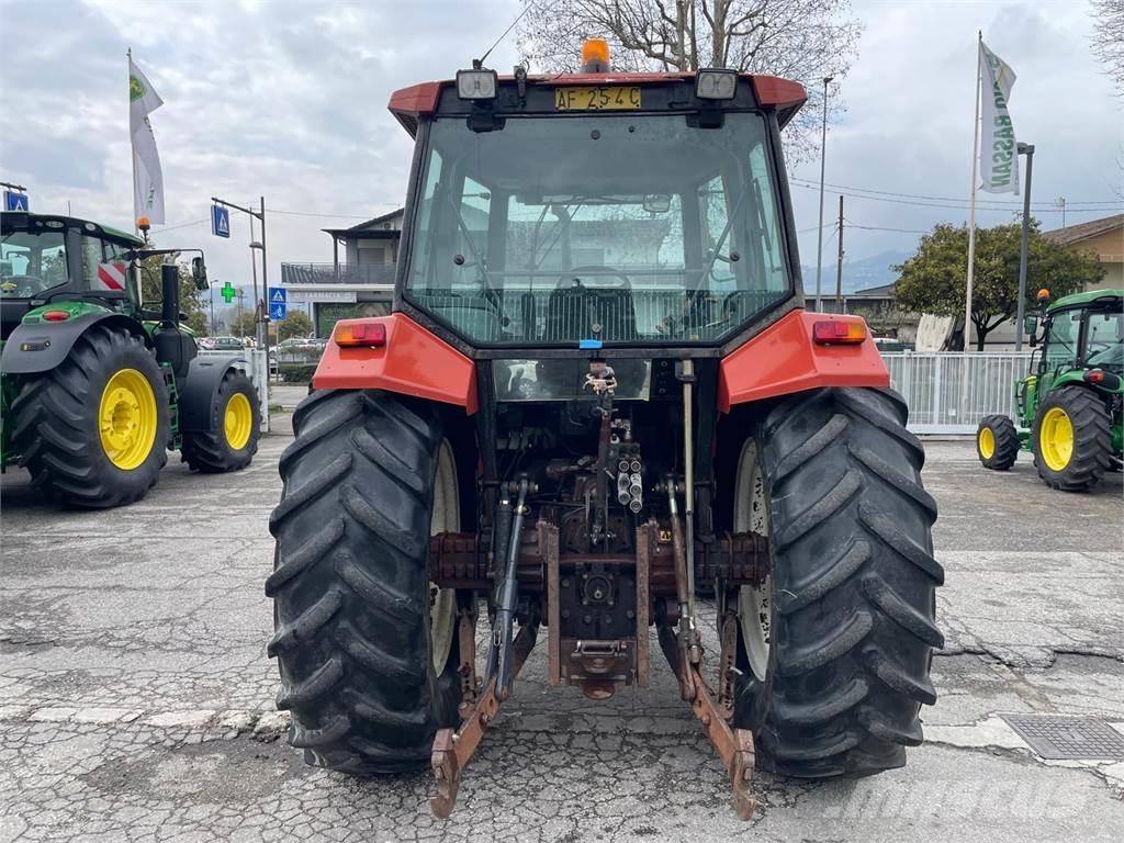 New Holland S 100 Traktori