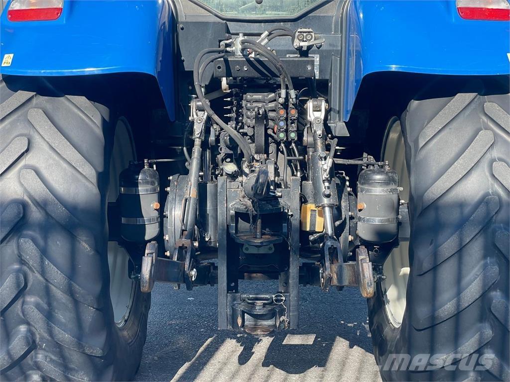 New Holland T7 210 Traktori