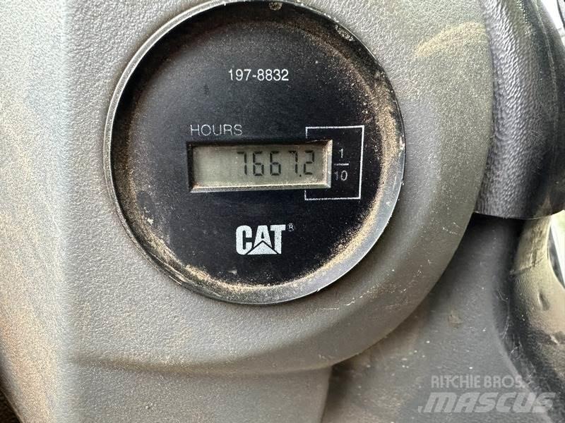 CAT CS-563 E Valjci sa duplim bubnjem