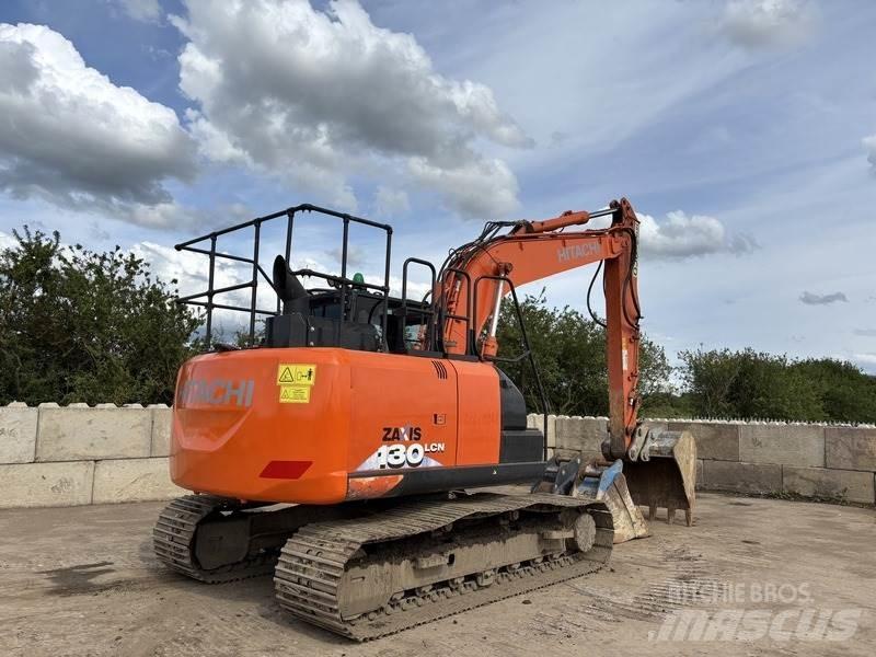 Hitachi ZX130 Bageri guseničari