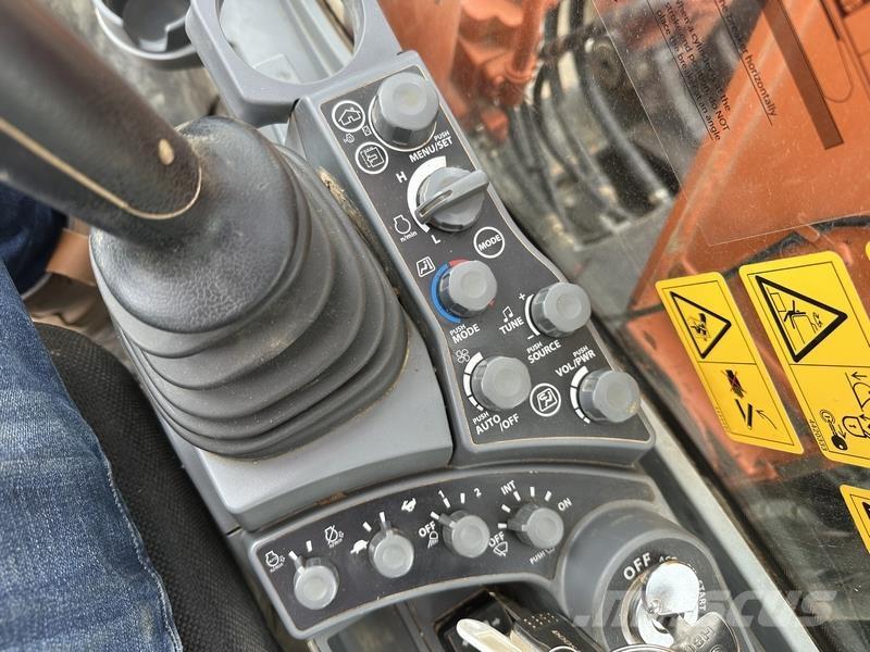 Hitachi ZX130 Bageri guseničari