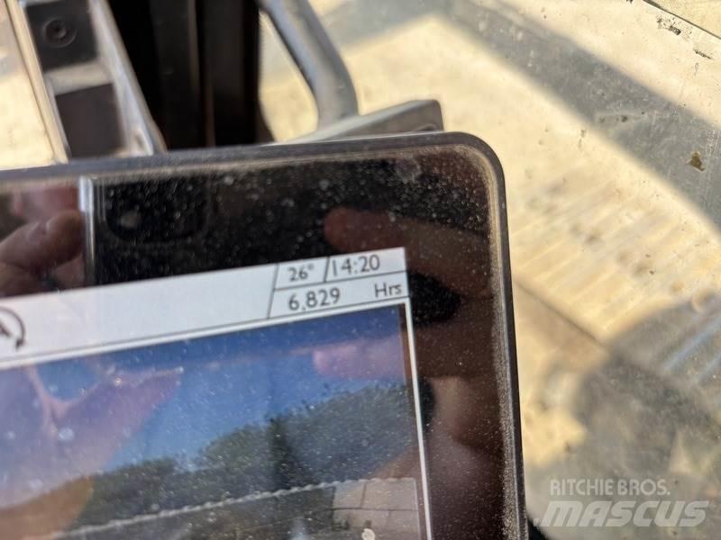 JCB 220X L 4F Bageri guseničari
