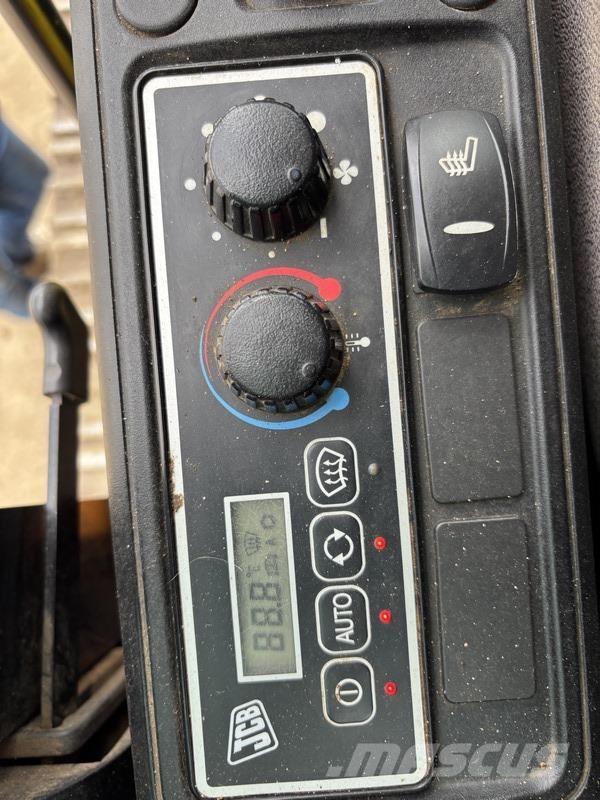 JCB JS220 LC Bageri guseničari