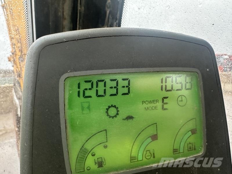 JCB JS220 LC Bageri guseničari