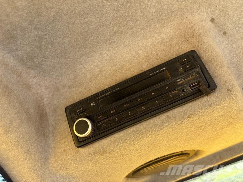 JCB JS240 LC Bageri guseničari