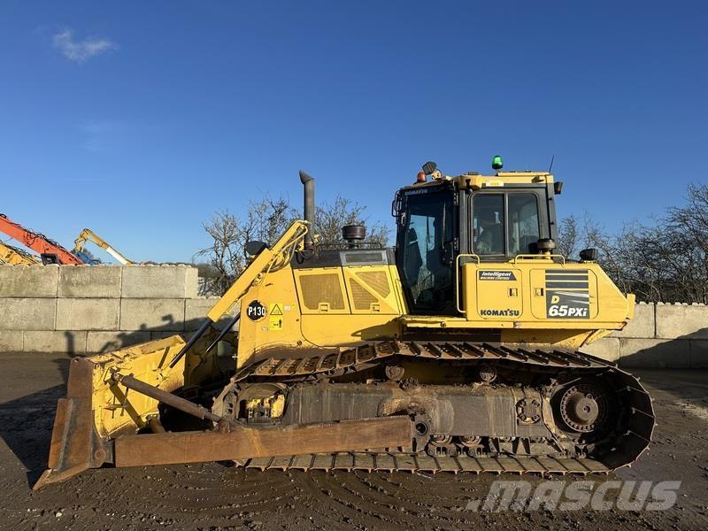 Komatsu D65 PXI Buldožeri guseničari