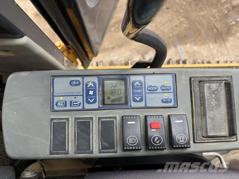 LiuGong CLG925E Bageri guseničari