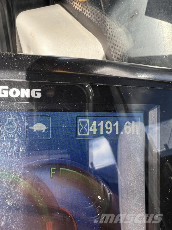 LiuGong CLG933 Bageri guseničari