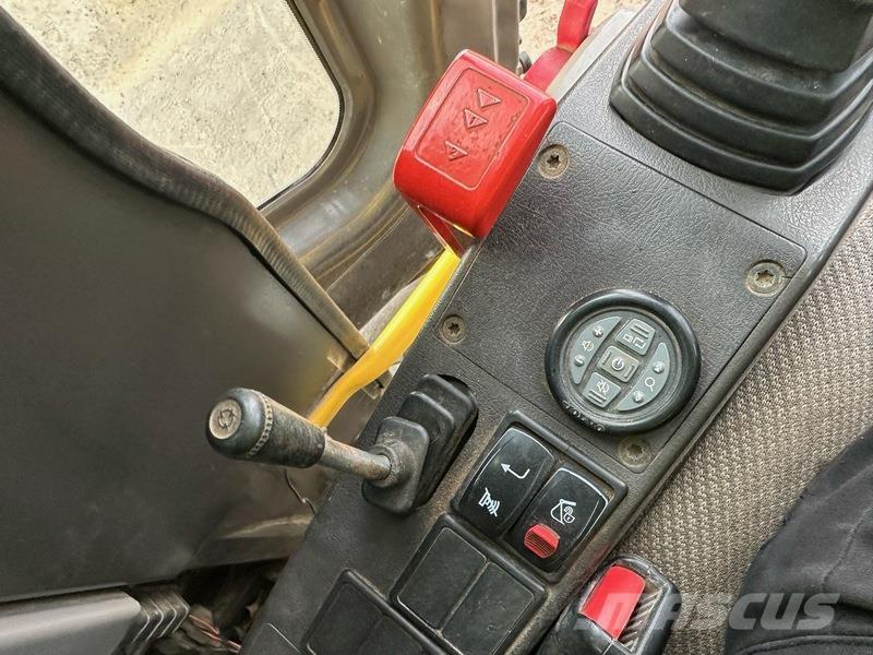 Volvo ECR235 DL Bageri za rušenje