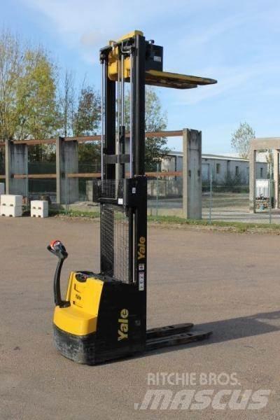 Yale MS12AC Ručni električni viljuškar