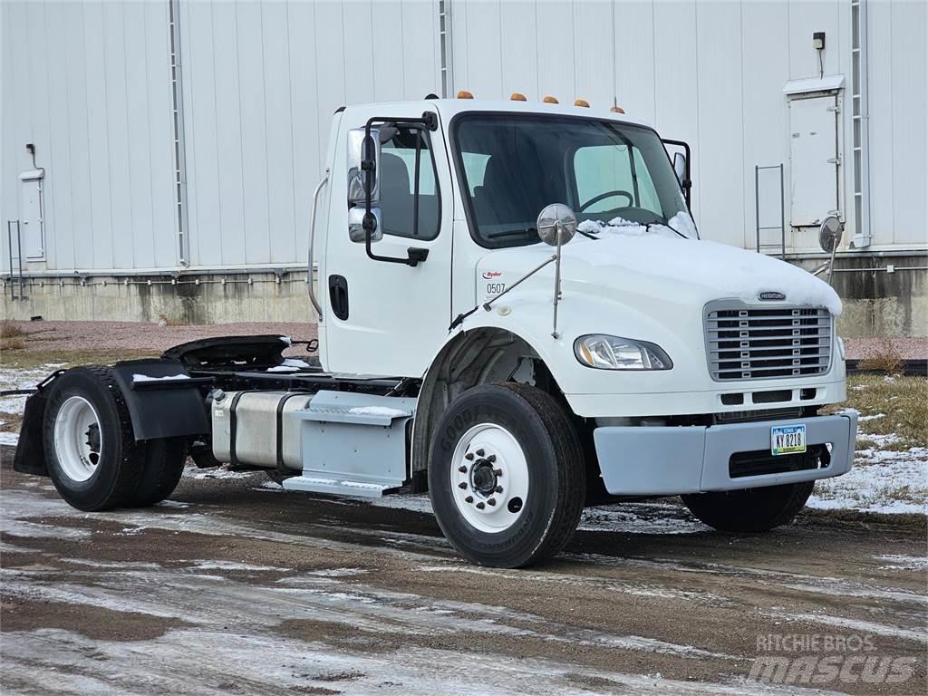 Freightliner M2 106 Tegljači