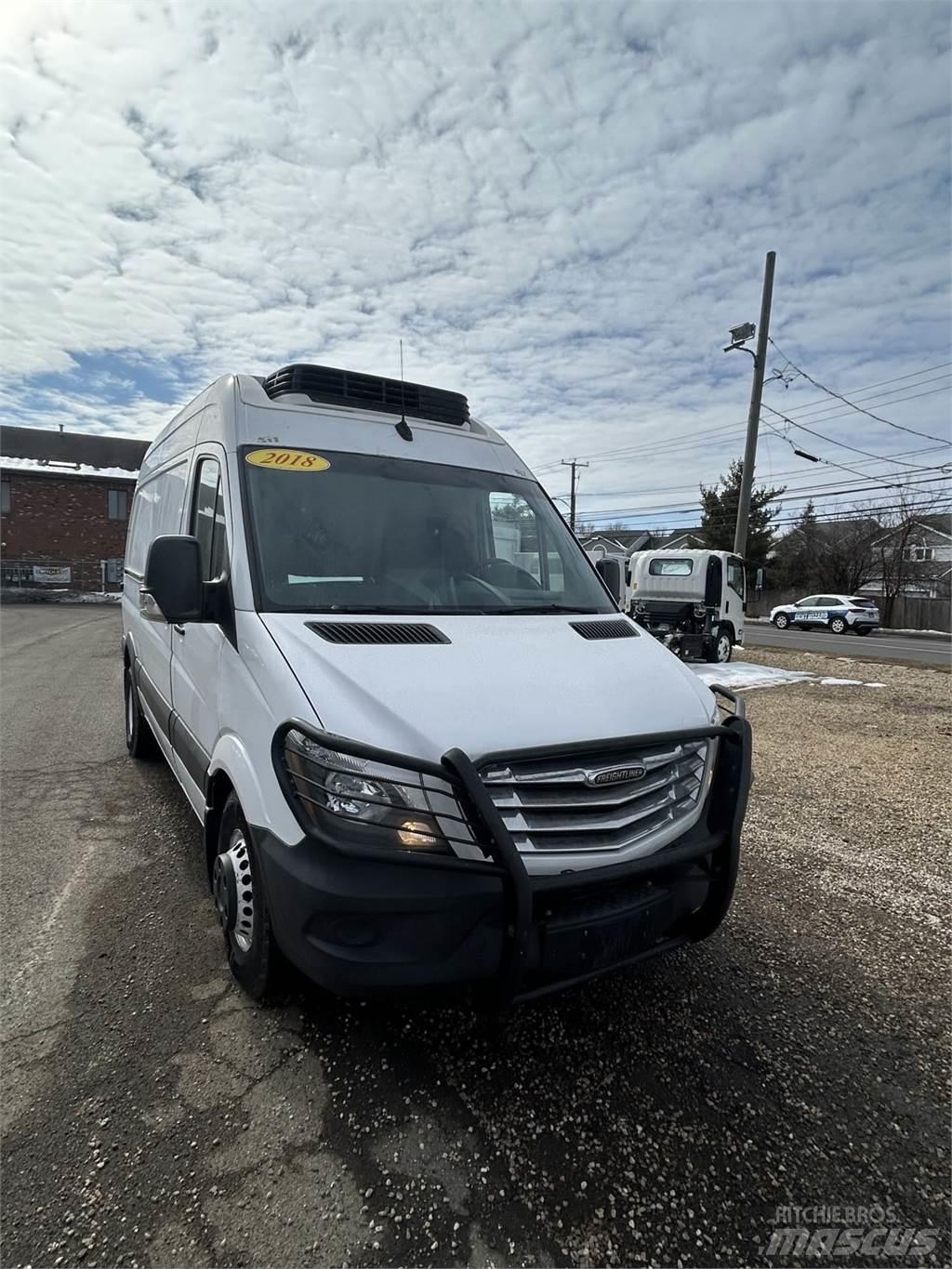 Freightliner sprinter Sanduk kamioni