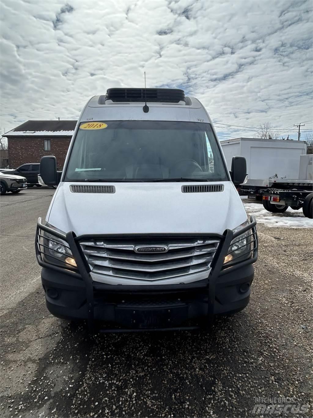 Freightliner sprinter Sanduk kamioni