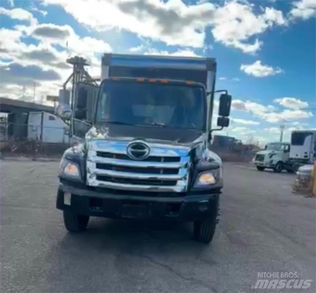 Hino 268A Sanduk kamioni
