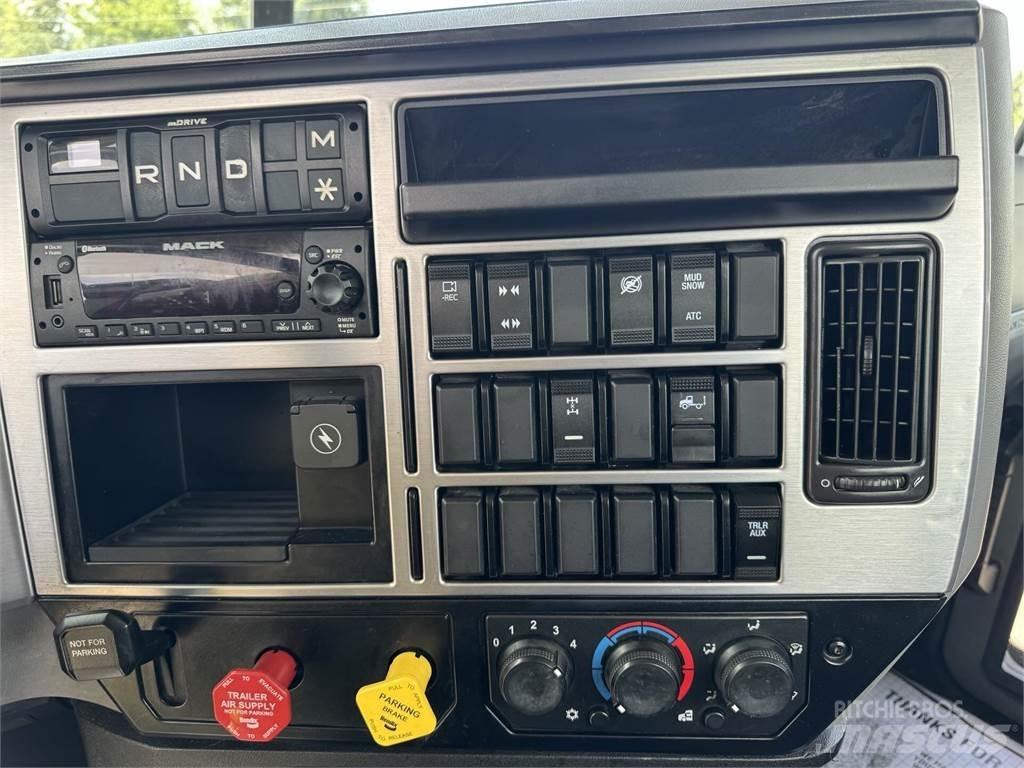 Mack AN64T Tegljači