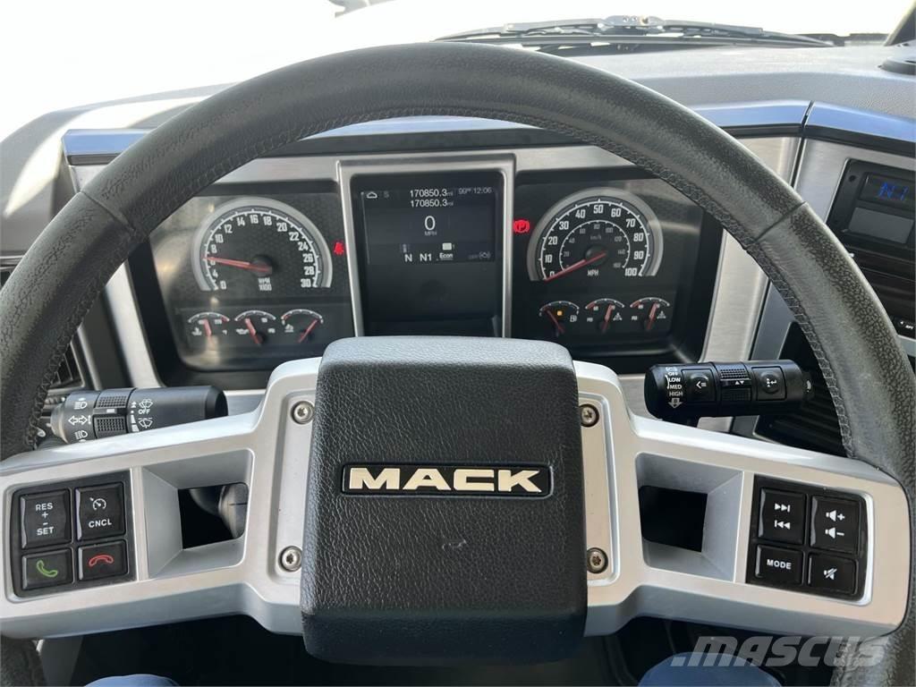 Mack AN64T Tegljači