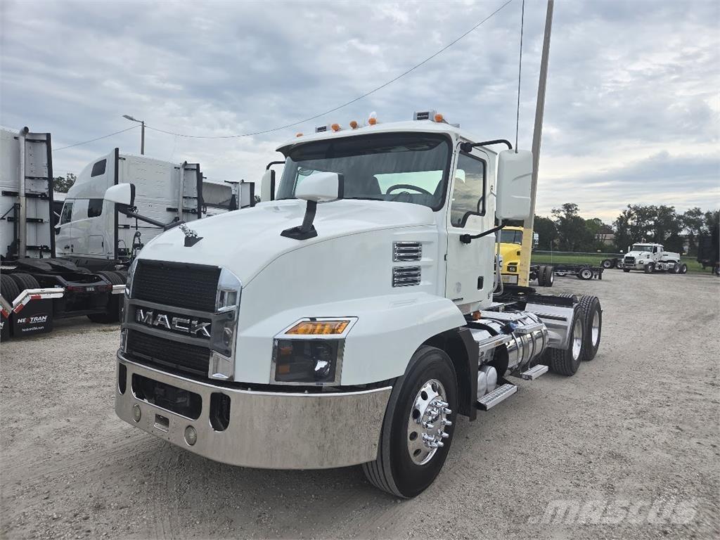 Mack AN64T Tegljači