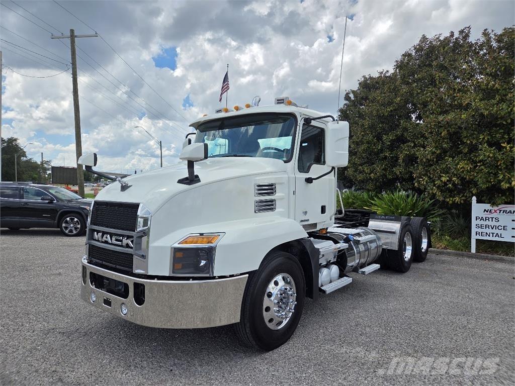 Mack AN64T Tegljači