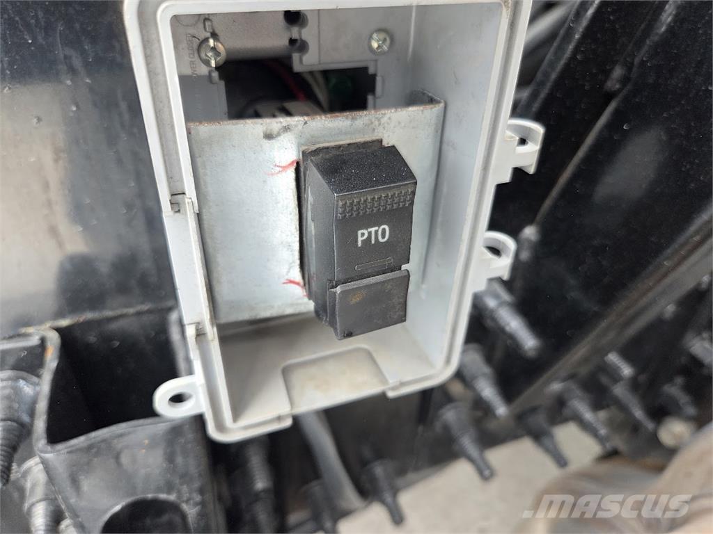 Mack AN64T Tegljači