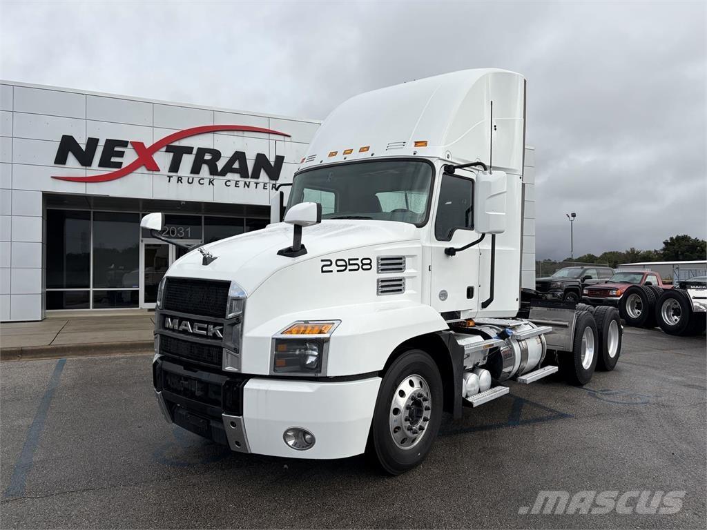 Mack AN64T Tegljači