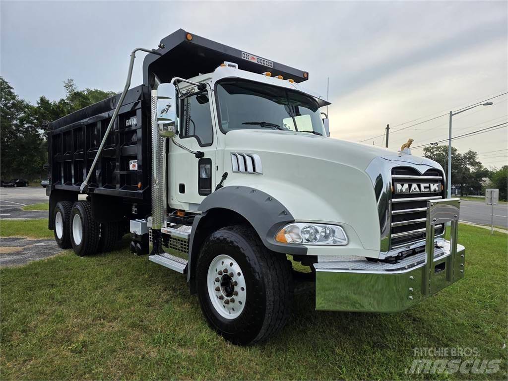 Mack GR64B Kiperi kamioni