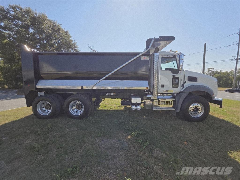 Mack GR64B Kiperi kamioni
