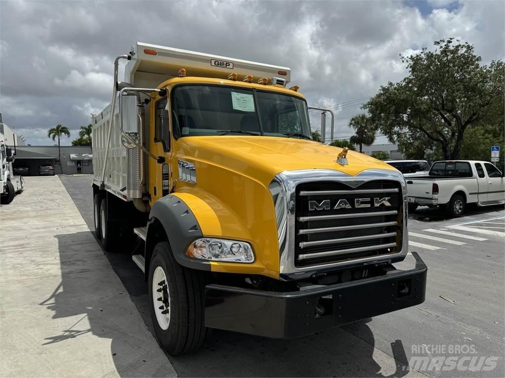 Mack GR64BRX Kiperi kamioni