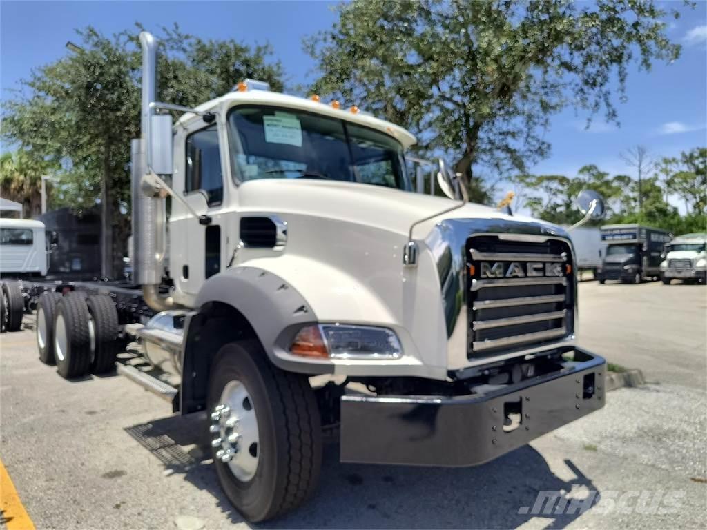 Mack GR64BX Kamioni mešalice za beton
