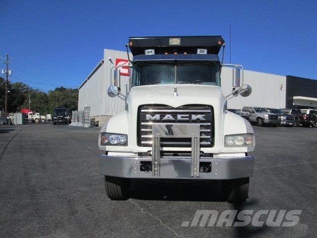 Mack GR64F Kiperi kamioni