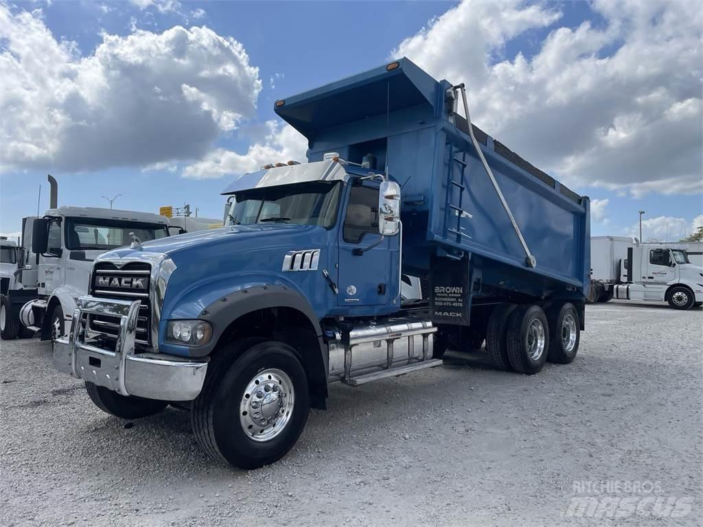 Mack GR64FR Kiperi kamioni
