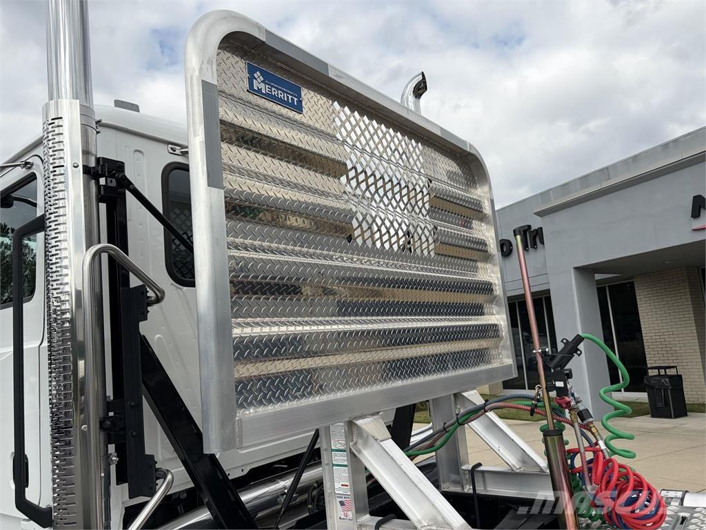 Mack GR64FT Tegljači