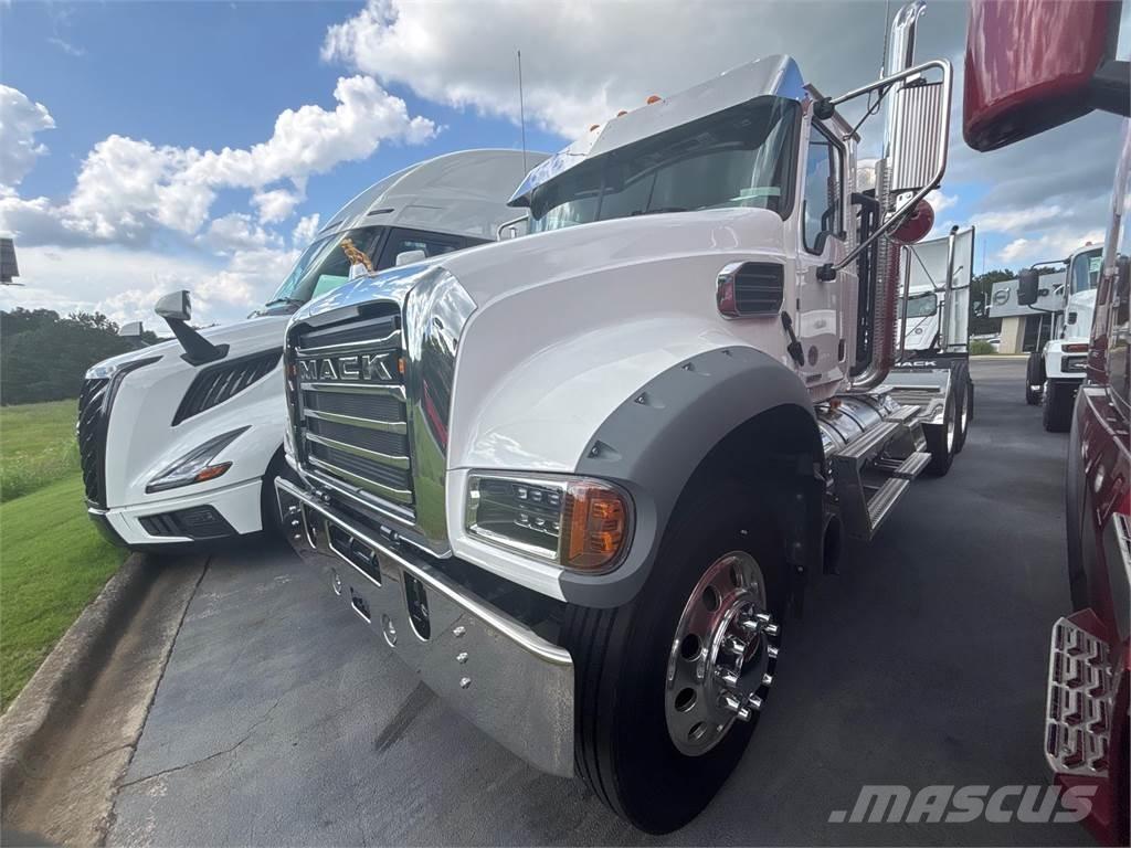 Mack GR64FT Tegljači