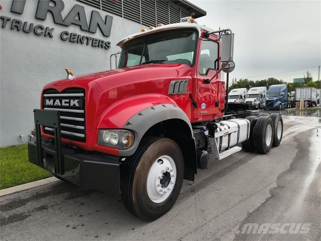 Mack GR64FT Tegljači