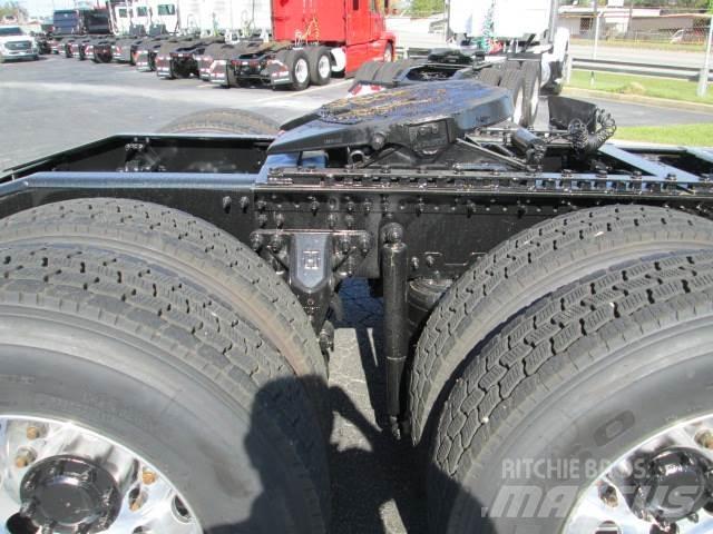 Mack PI64T Tegljači