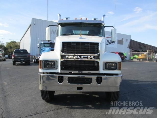 Mack PI64T Tegljači