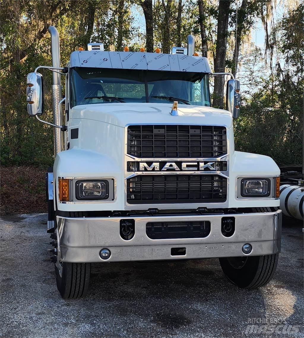 Mack PI64T Tegljači