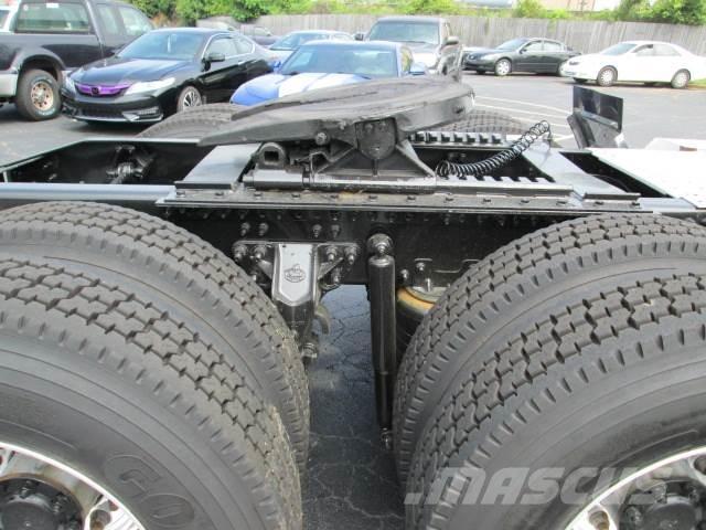 Mack PI64T Tegljači
