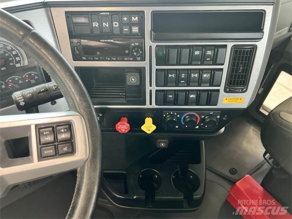 Mack PI64T Tegljači