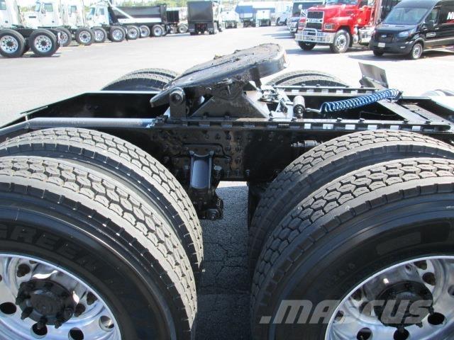 Mack PI64T Tegljači
