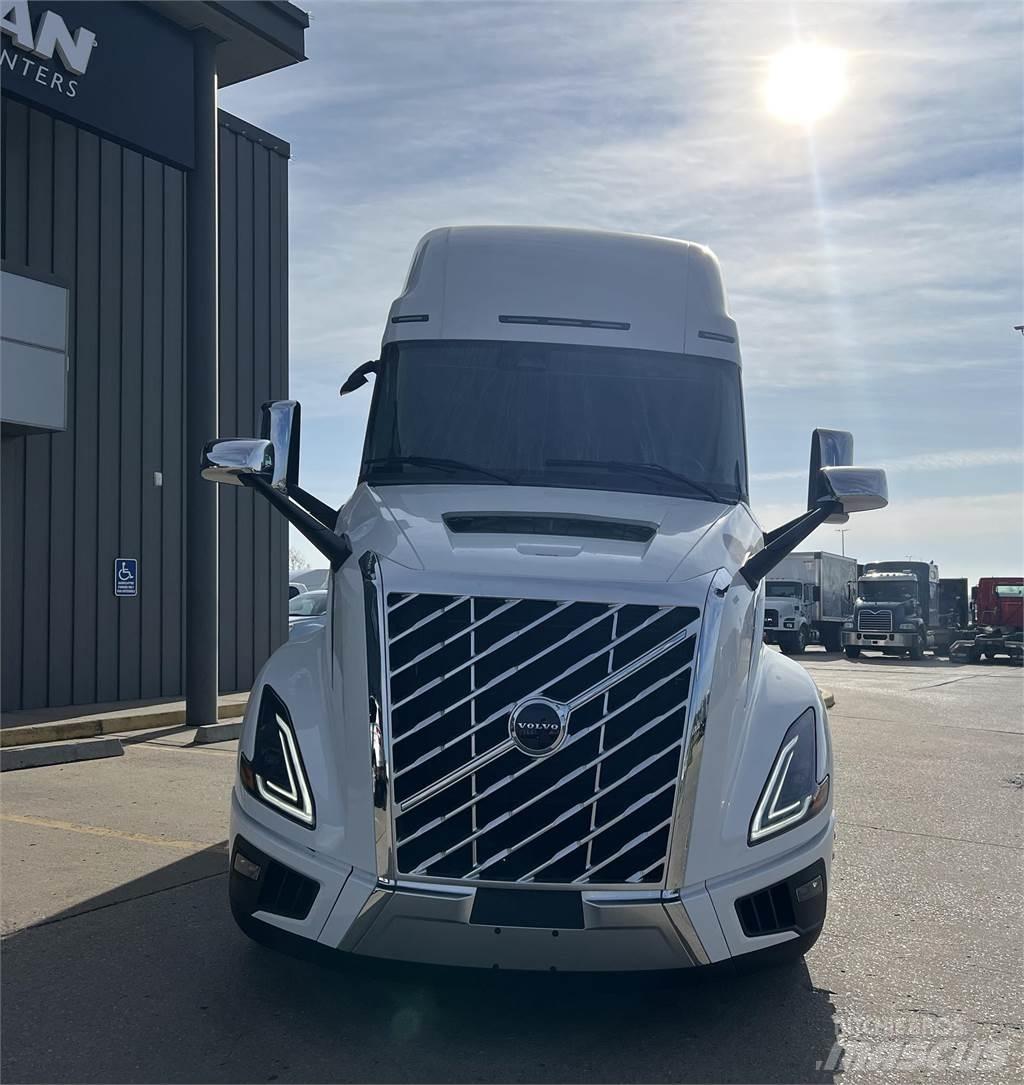 Volvo NEW VNL860 Tegljači